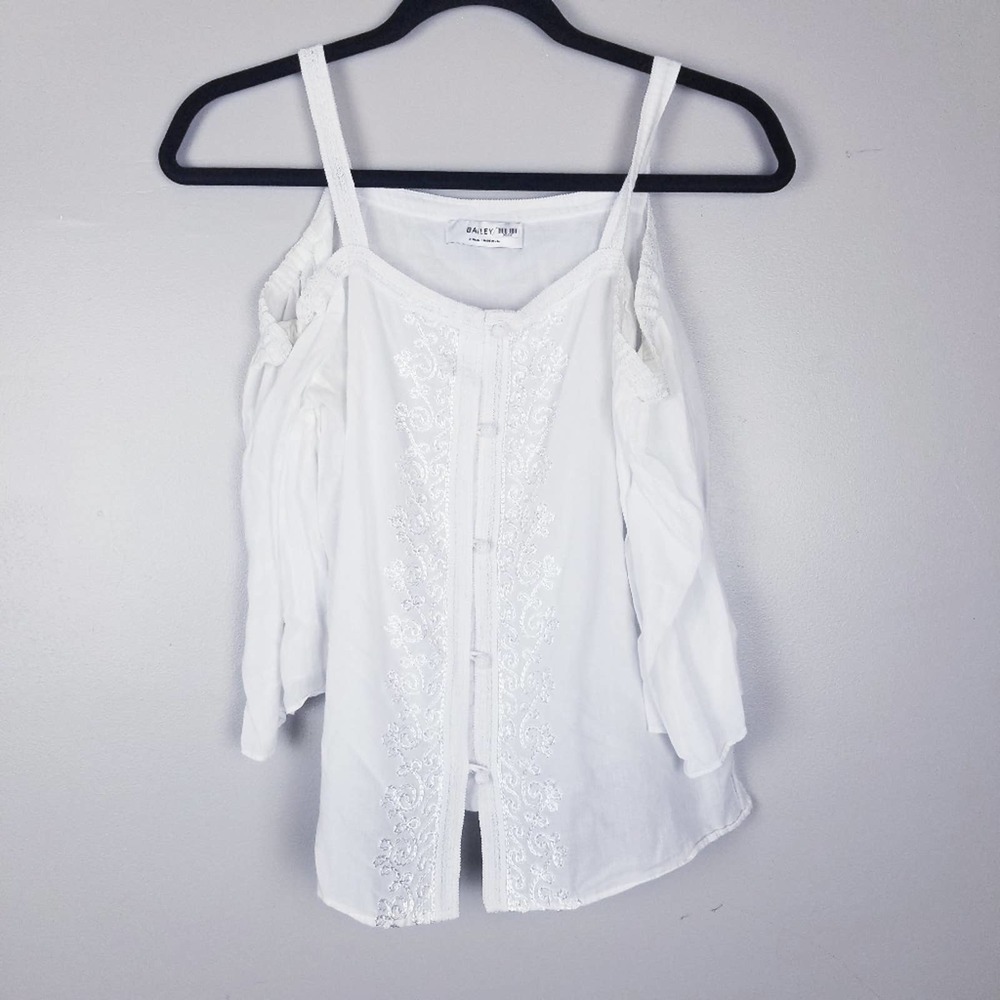 Bailey 44 white cold shoulder top, size x small